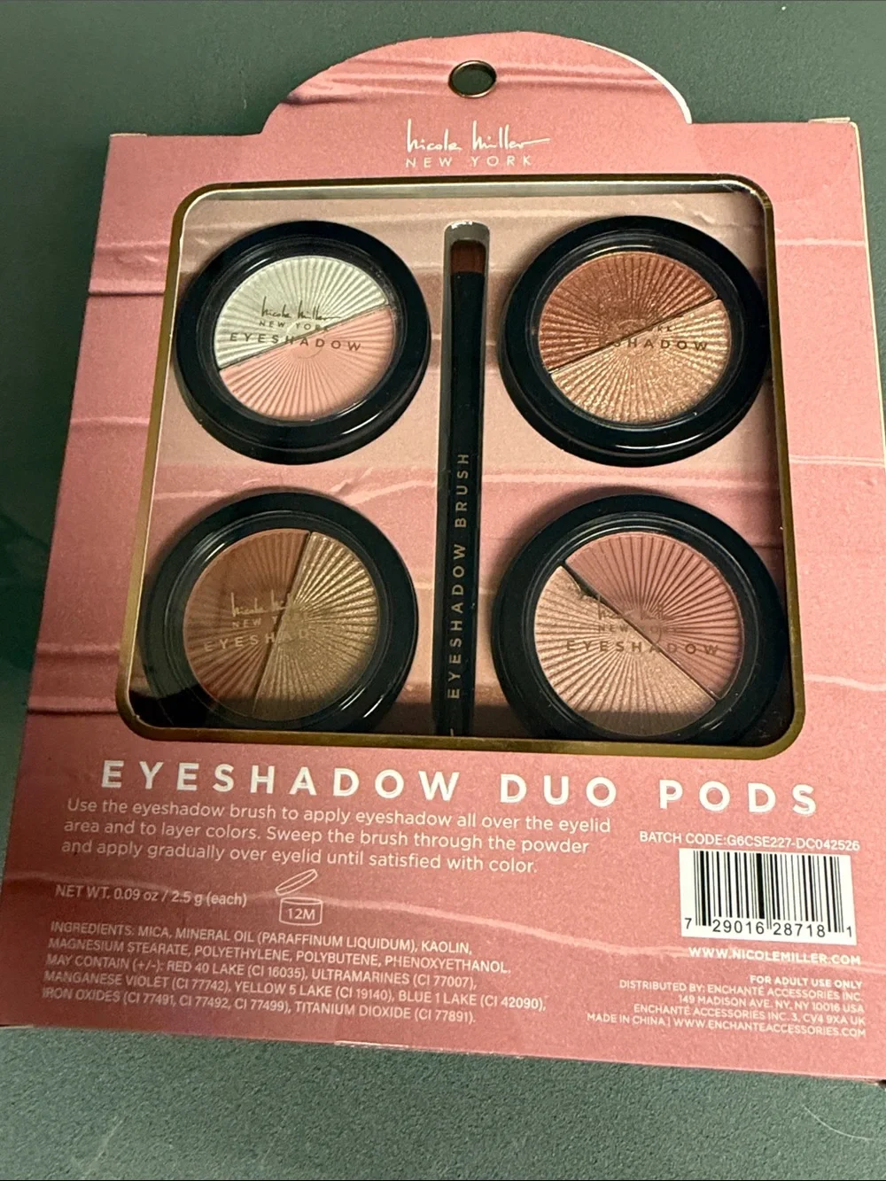 Nicole Miller Pink & Gold Eyeshadow Duo Pods Set with Brush